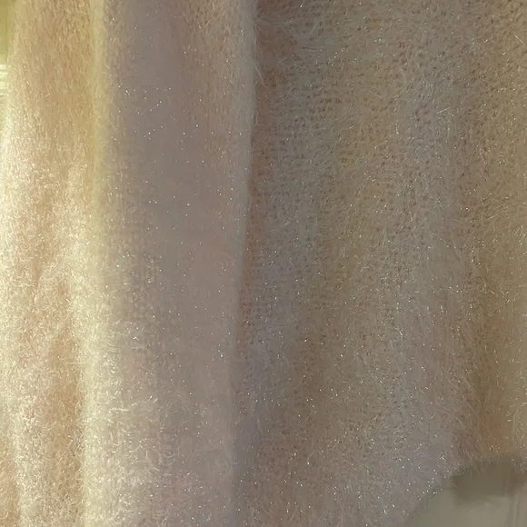 NWOT Urban Outfitters Light Pink Shimmery Cropped Collared Cardigan in Size S - Picture 2 of 5
